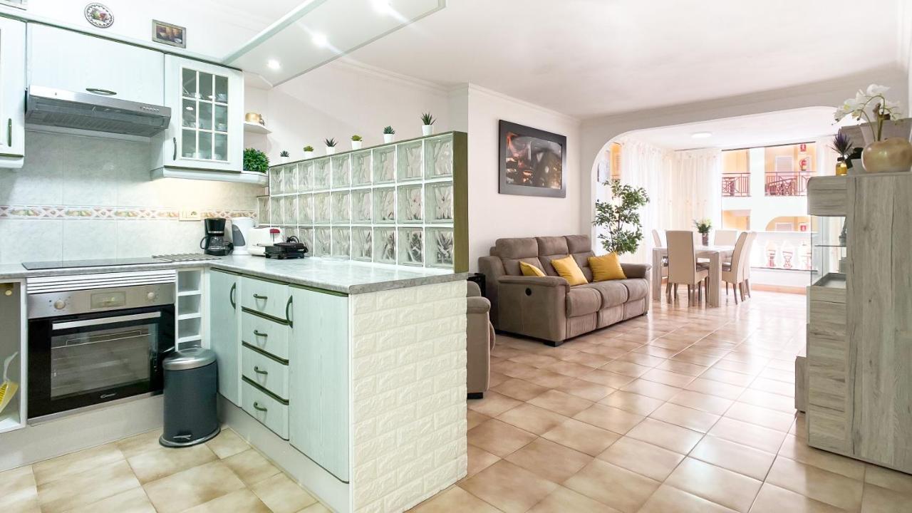 Korallia Guesthouse Castle Harbour Los Cristianos  Exterior foto
